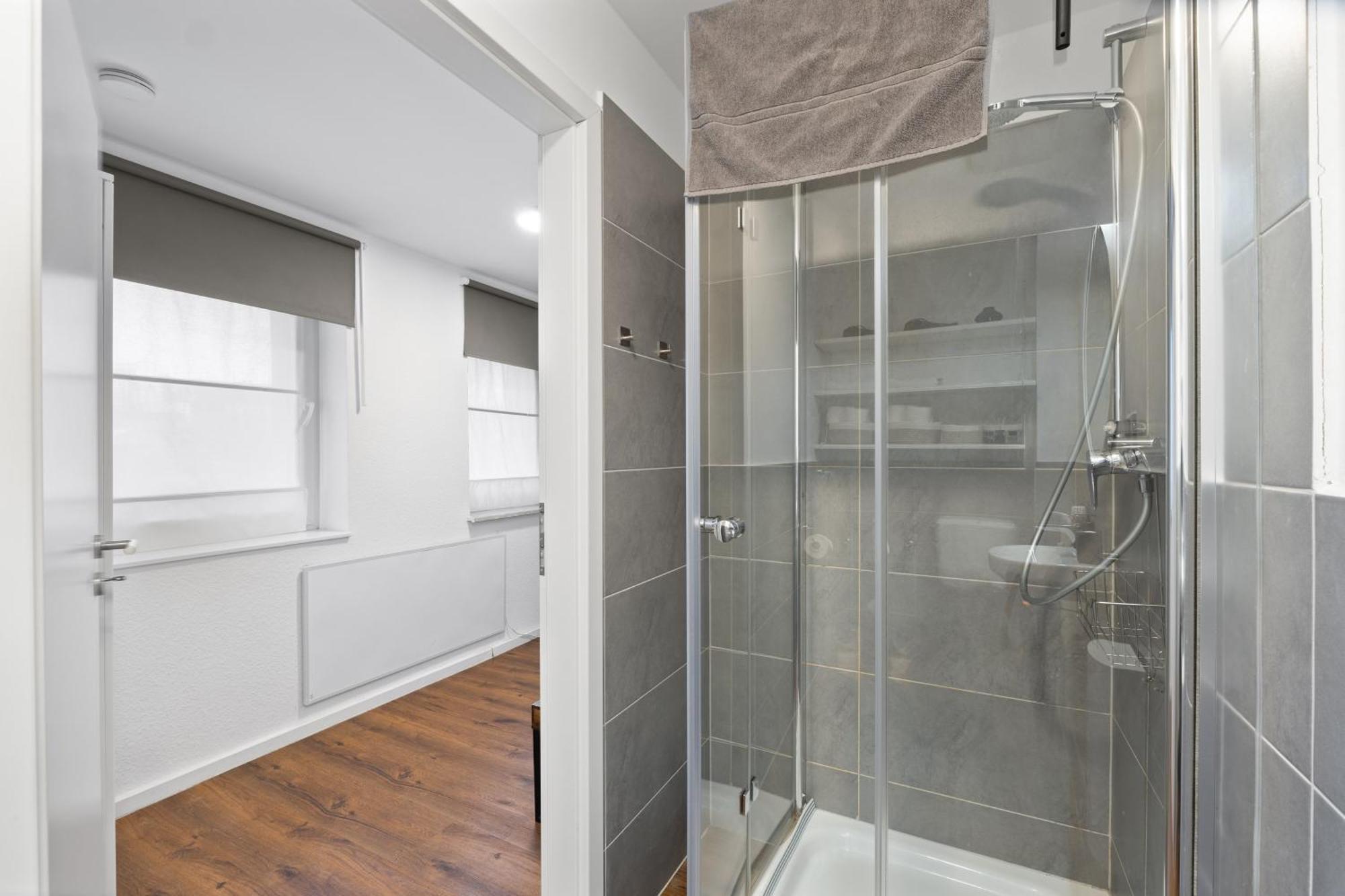 Modernes Apartement Am Rhein In Ruhiger Lage Cologne Exterior photo
